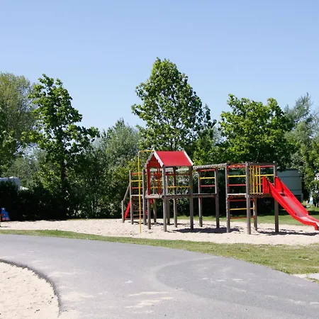 בית נופש Holiday Type Cub4